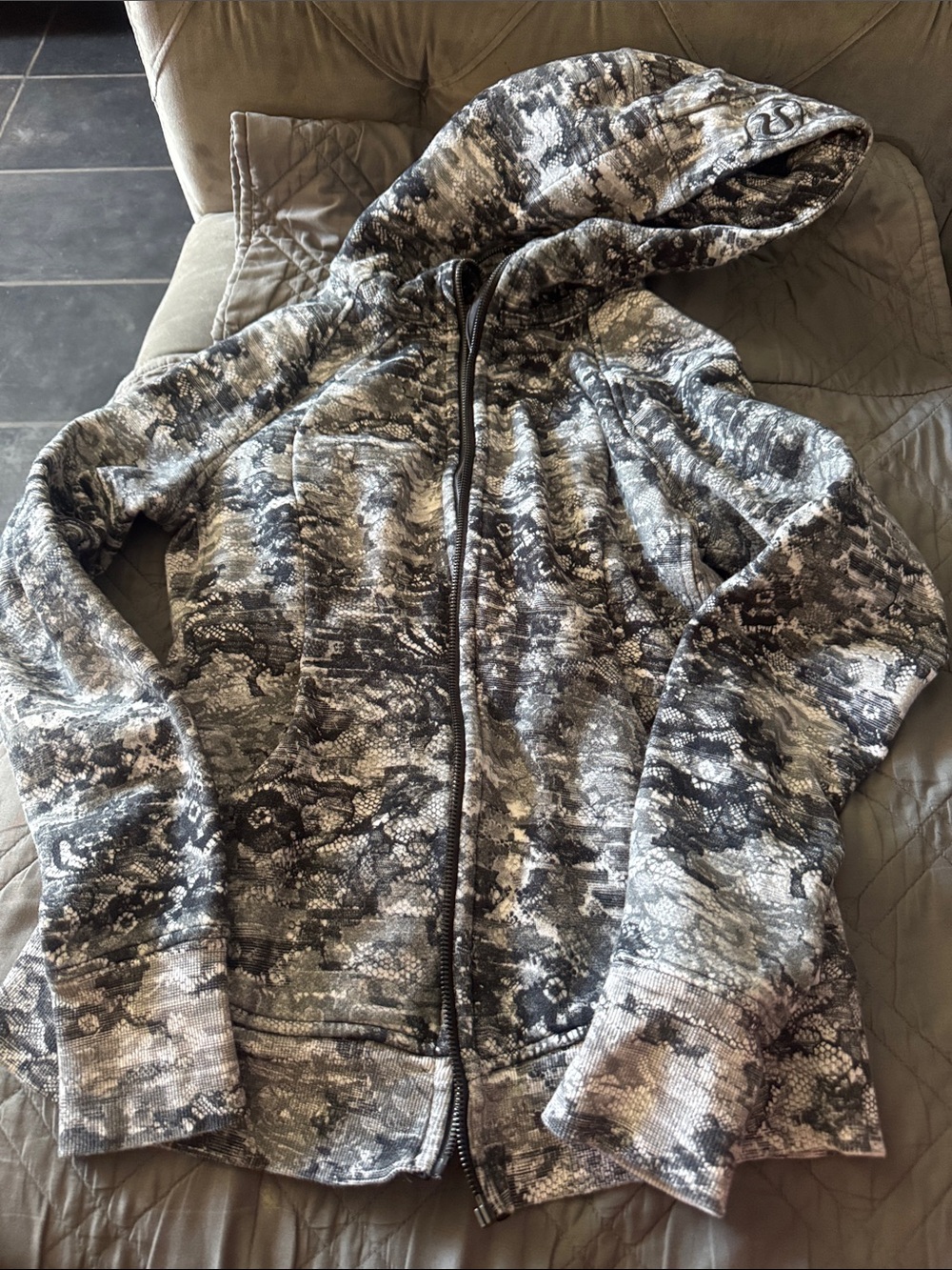 lululemon athletica Gray & Black Patterned Zip Hoodie